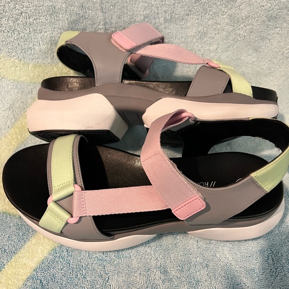 Nurture ROAM Multicolor 1-2” Platform / Block Heel Sandals Sz-9.5 - Picture 4 of 5